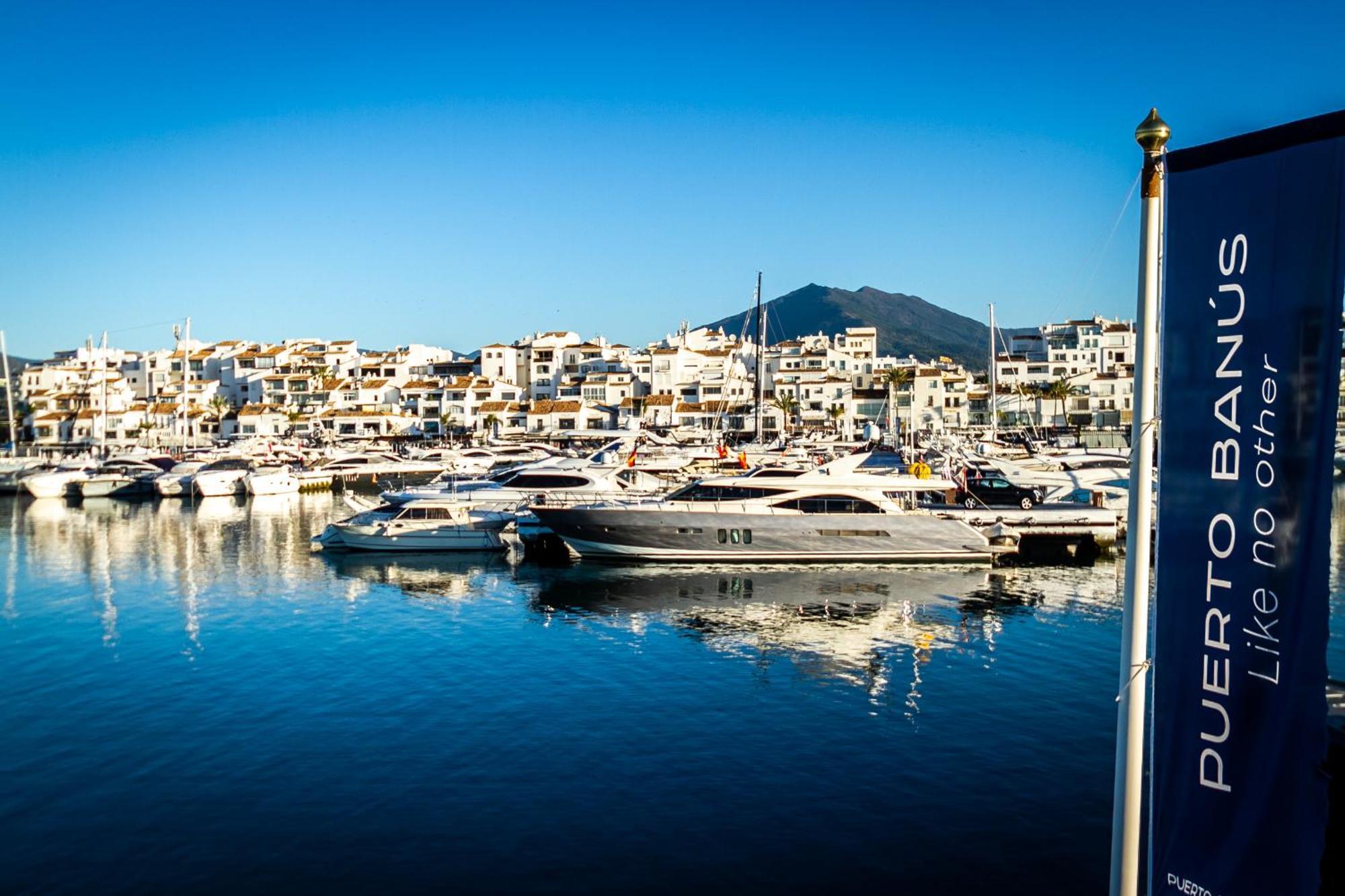 Marbella Banus Suites - Lily Playas Del Duque Banus Beach Apartment Exterior photo